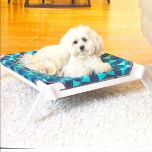 NWOT-Pet Lounge With Reversible Fabric Hammock